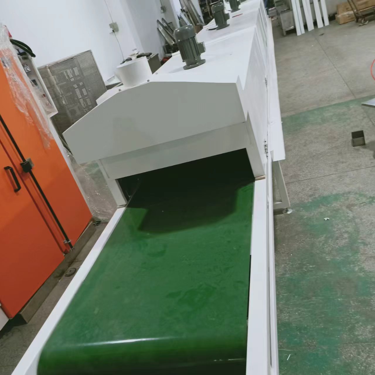 효과적인 컨베이어 경화 오븐의 핵심 기능은 무엇인가요?