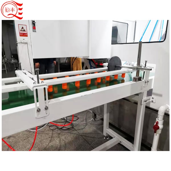 Wooden panel automatic linear spray paint machine for sale details