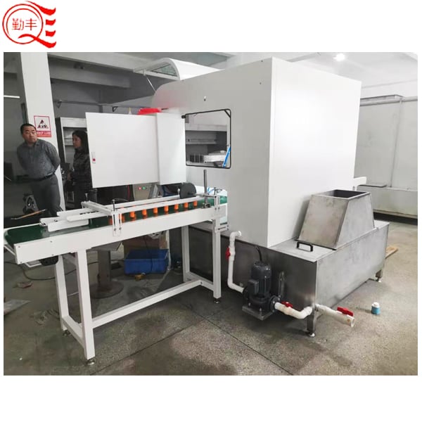 Wooden panel automatic linear spray paint machine for sale factory