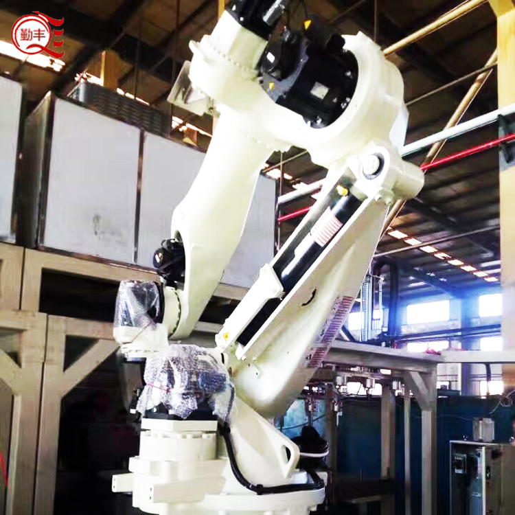 Spray painting machine For Complex shape product supplier