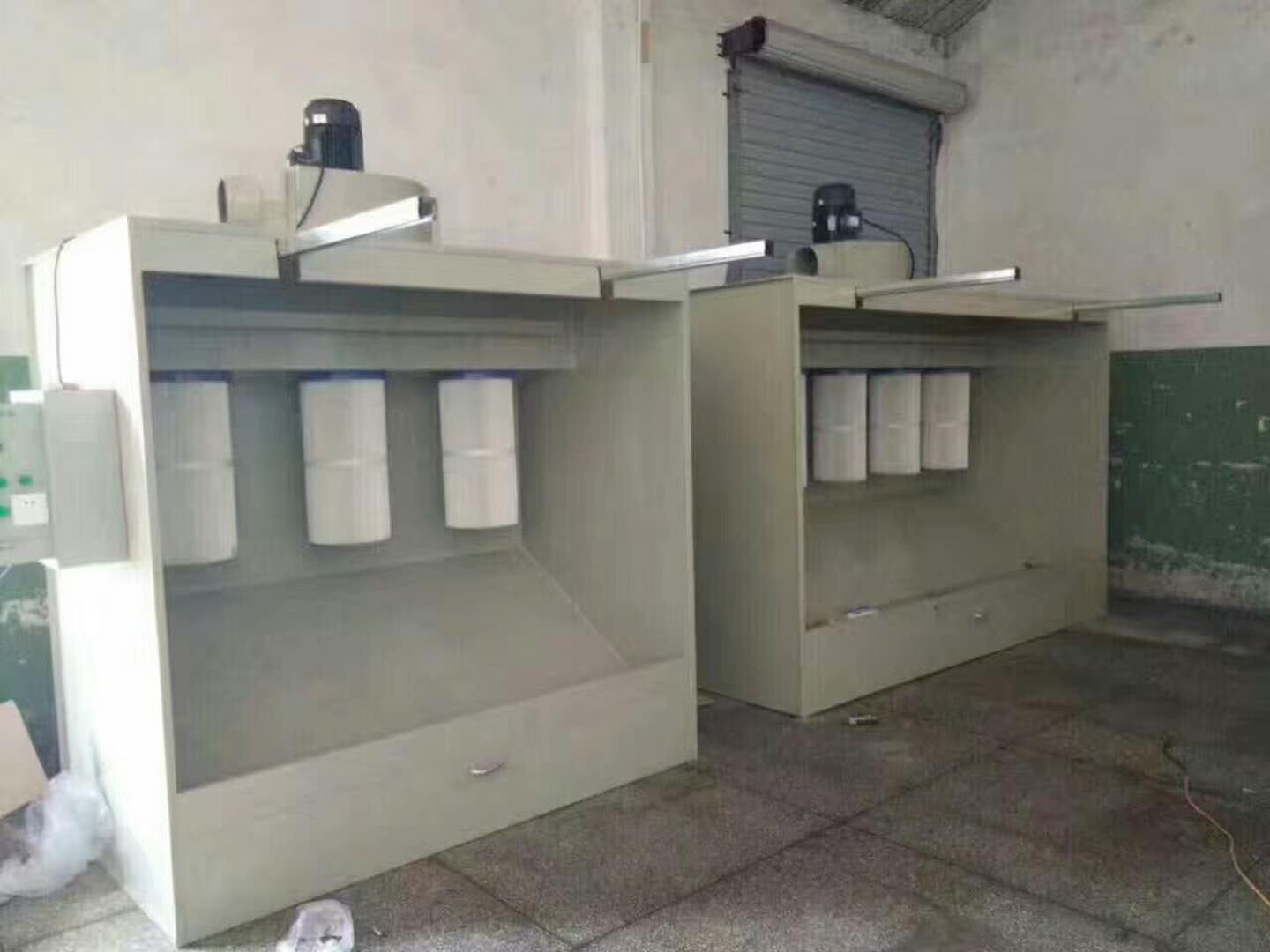 고성능 파우더 코팅 건을 선택할 때 고려해야 할 주요 특징은 무엇인가요?