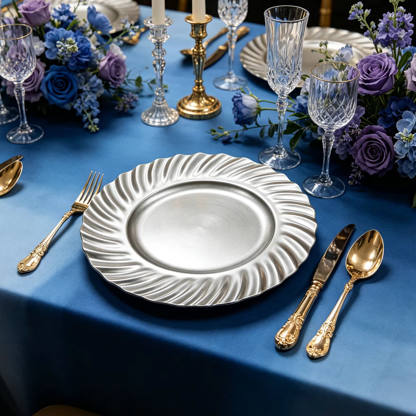 high quality eco friendly 13 inch gold swirl edge american style plastic charger plates for wedding banquet table setting-4