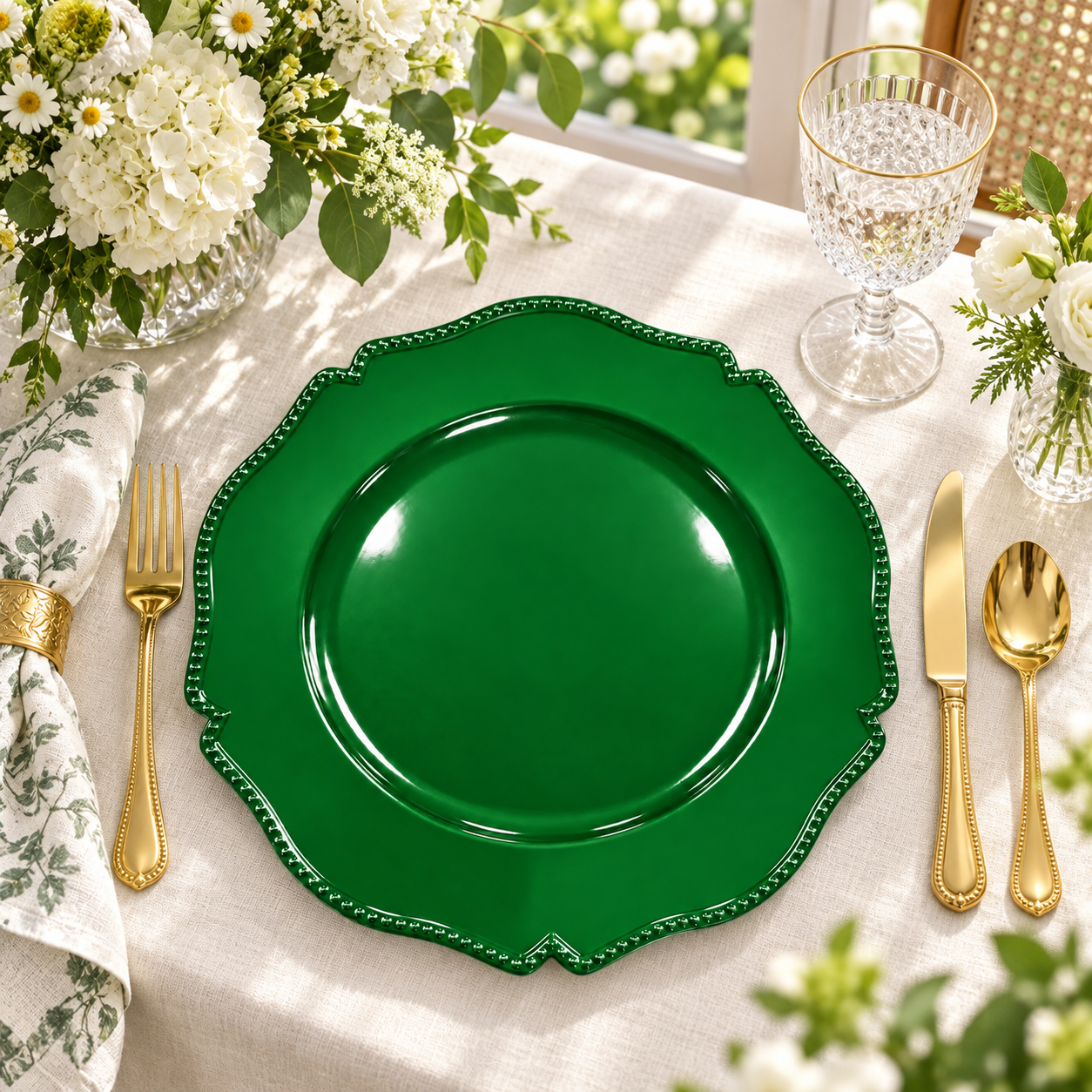 13 inch powdercoated red plastic charger plates holiday table decor for christmas wedding  banquet-2