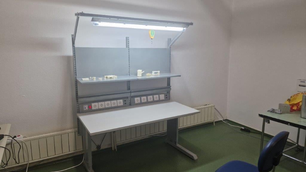 ESD Workbench | Anti-Static Industrial Workstation (Customizable)