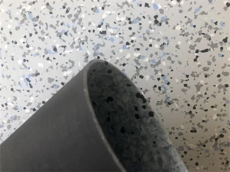 The Role of Cleanroom-Grade ESD Work Tables in Component Safety