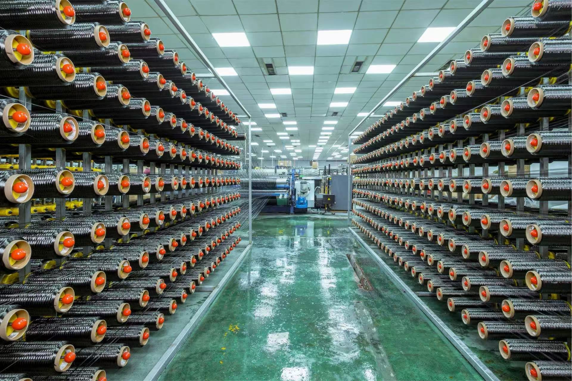 With severe overcapacity in the carbon fibre sector, how can small and medium-sized enterprises break the deadlock?