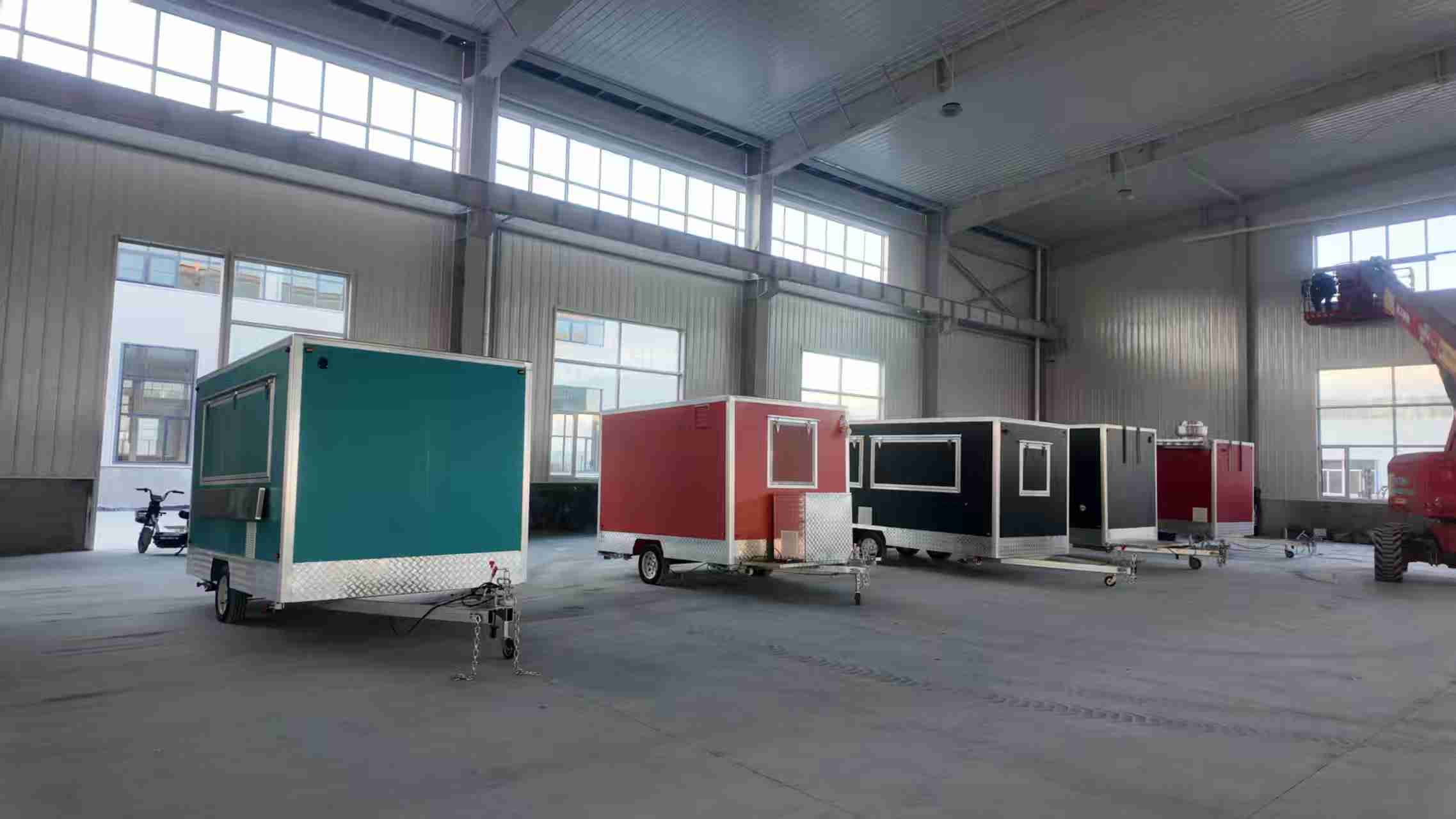 Stainless steel food trailer is anti-corrosion and easy to clean.