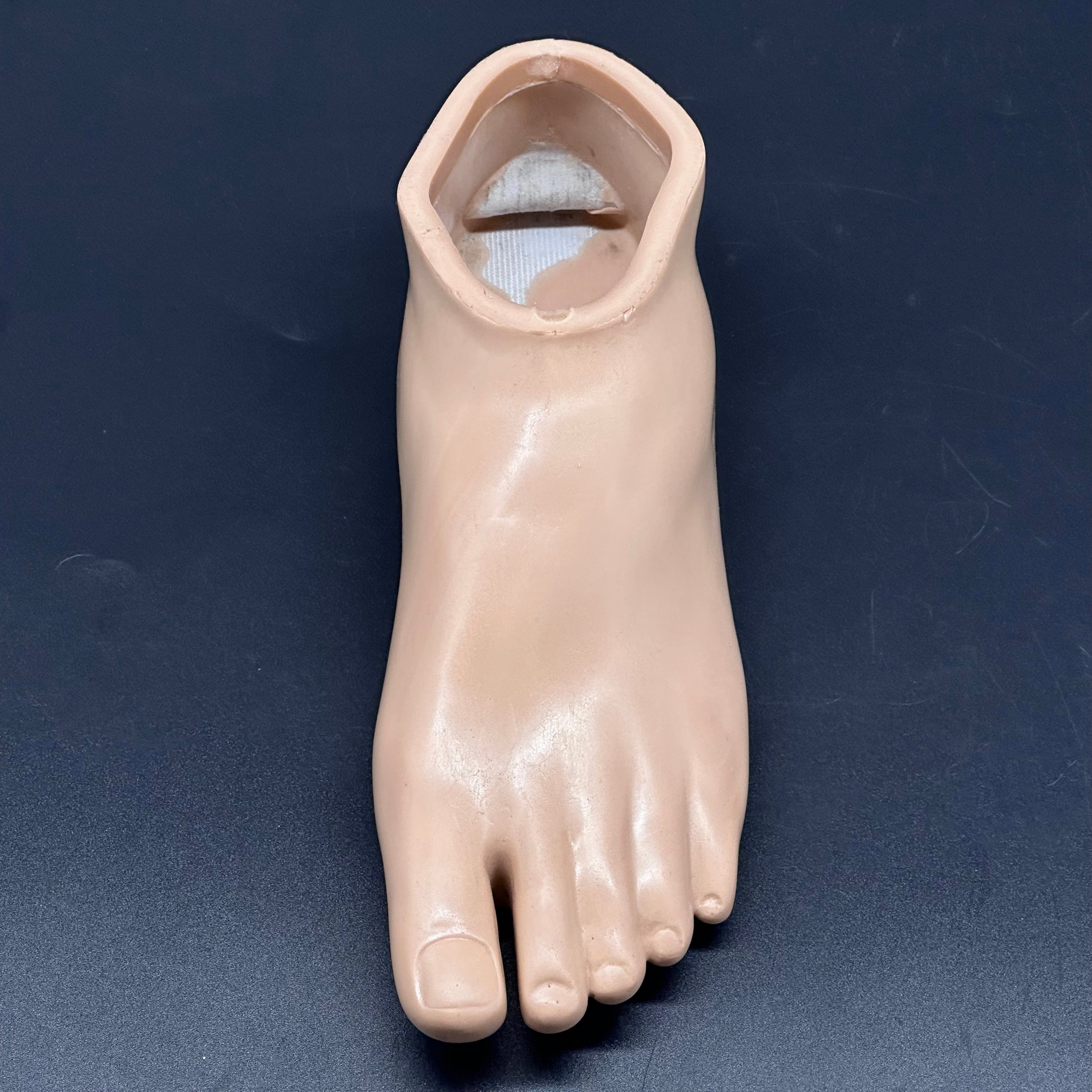 What are the hidden strengths of a lightweight dynamic prosthetic?
