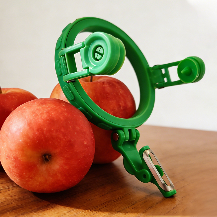 Apple peeler with smooth blades for easy peeling; product customization available.
