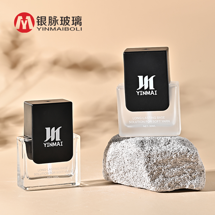 ขวดน้ำรากฐานแก้ว 30ml แบบเปล่า สีฝ้า ดีไซน์หรูหราพร้อมหัวปั๊มสำหรับเครื่องสำอาง
