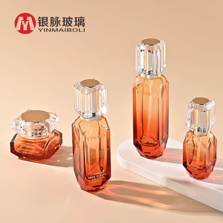 Unig 40ml 100ml 120ml 50g cosmeteg moethus potel gwydr crem a jariau set gofal croen pecynnu botel pump spray cosmetig