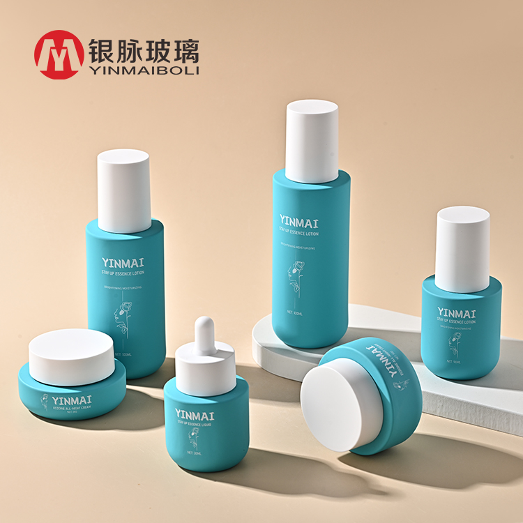 Set kosmetik kulit kosong berbahan kaca dengan pipet botol kaca, bekas krim pompa lotion kosmetik dan tempayan