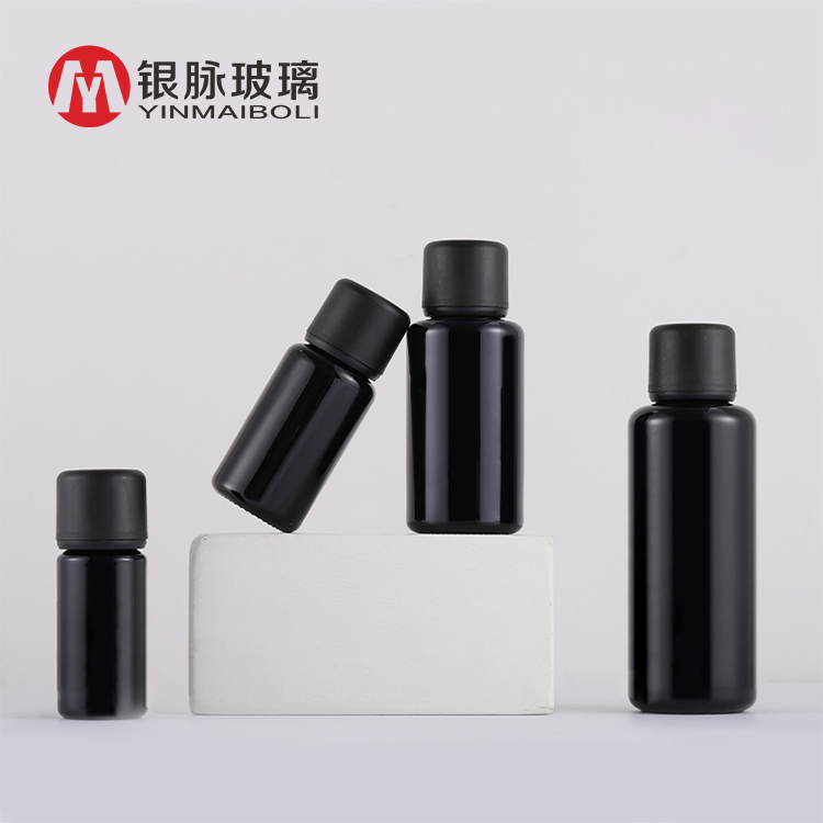 Hot Sale 10ml 15ml 20ml 30ml 50ml 100ml skleněné černé láhve s UV ochranou pro esenciální oleje s sprejovými uzávěry
