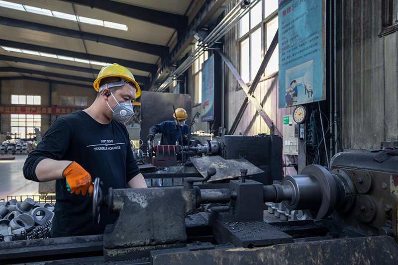 Casting vs. Full Machining: A True Cost Comparison for Complex Parts