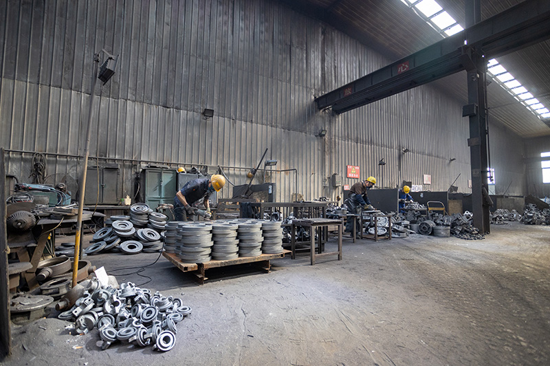 Custom Casting Services: Why Small-Batch Specialists Deliver Better Value