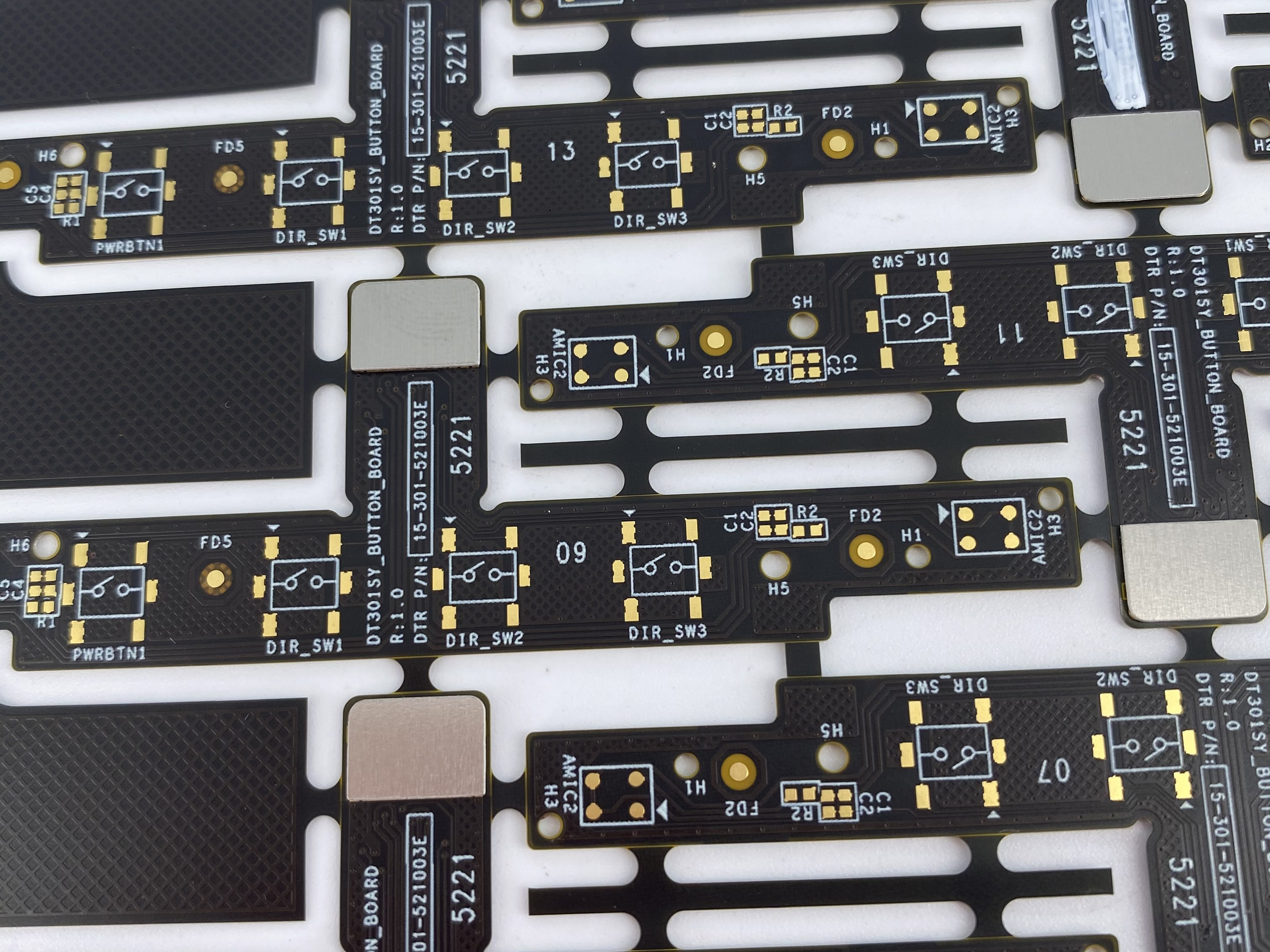 pcb manufacturning.jpg
