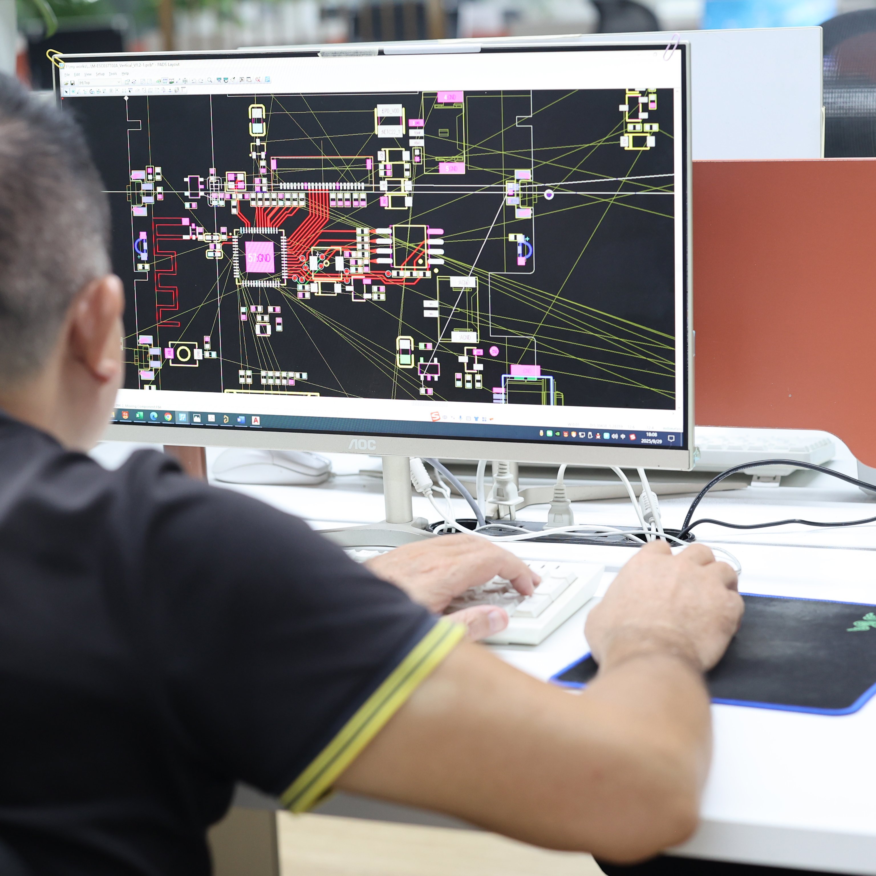 ما الذي يجب مراعاته أثناء تصميم لوحة الدوائر المطبوعة (PCB) المركبة من نوع صلبة-مرنة؟