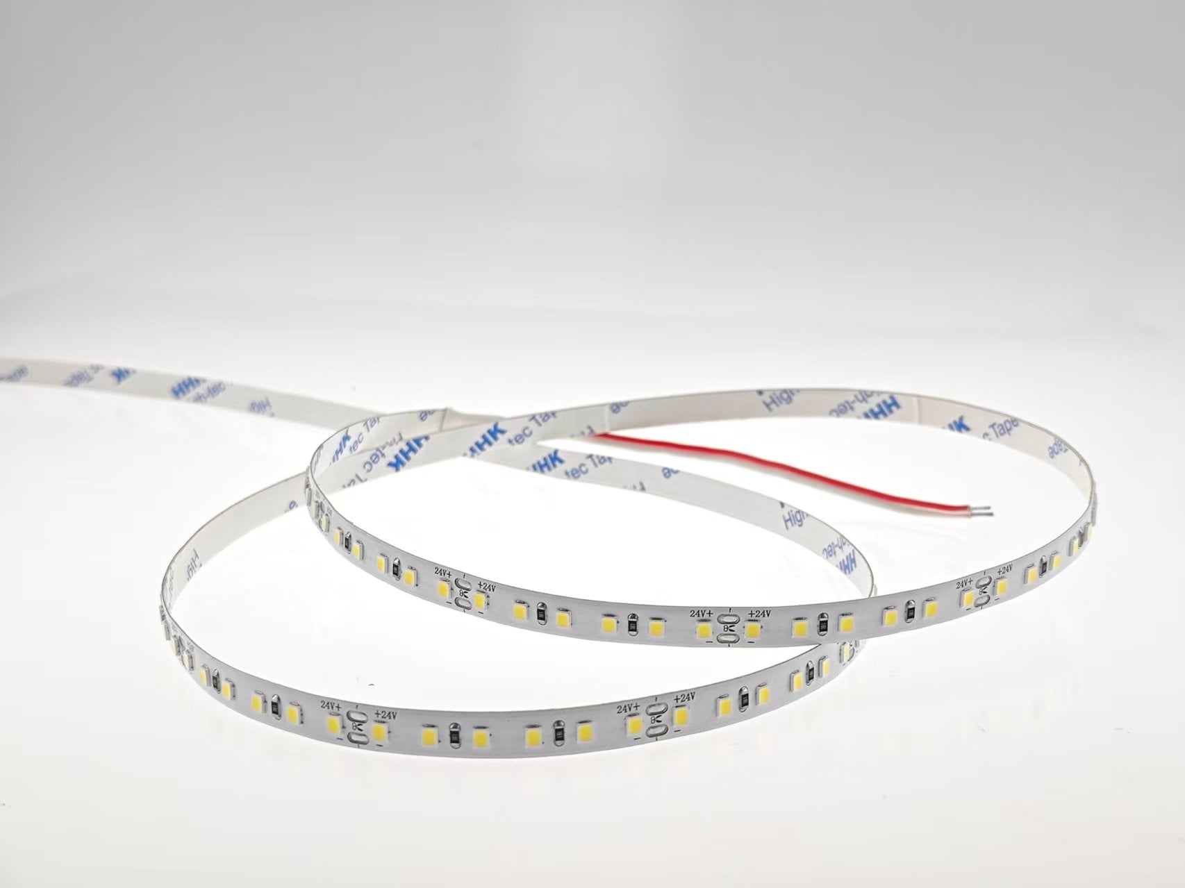 Professional SMD-120D-8MM low-voltage light strip ODM/OEM customization, leading the technological revolution with ten meter no pressure drop