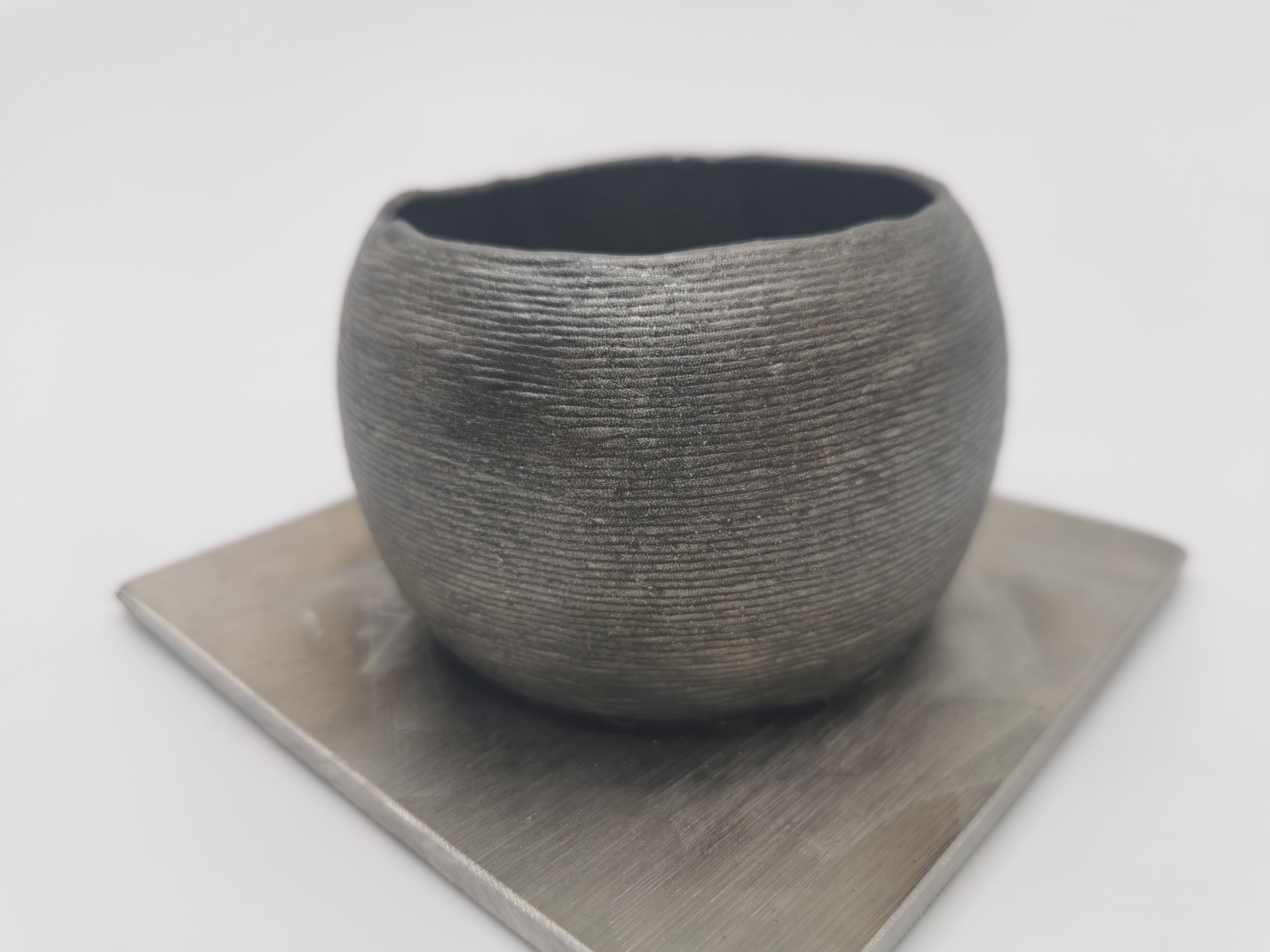 Kako metalni štampanje optimizira procese razvoja materijala?