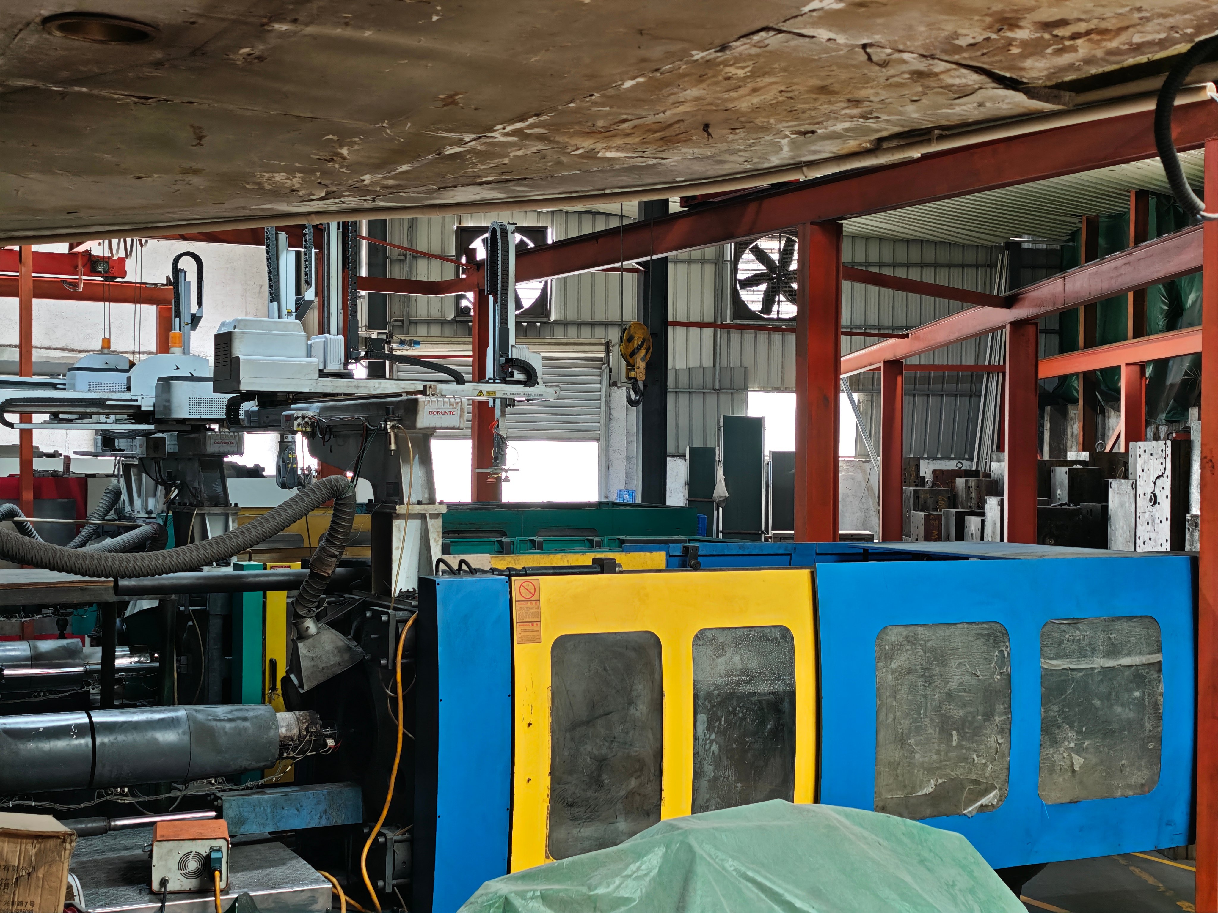 Which Injection Molding Service Fits Hardware Insert Products?
