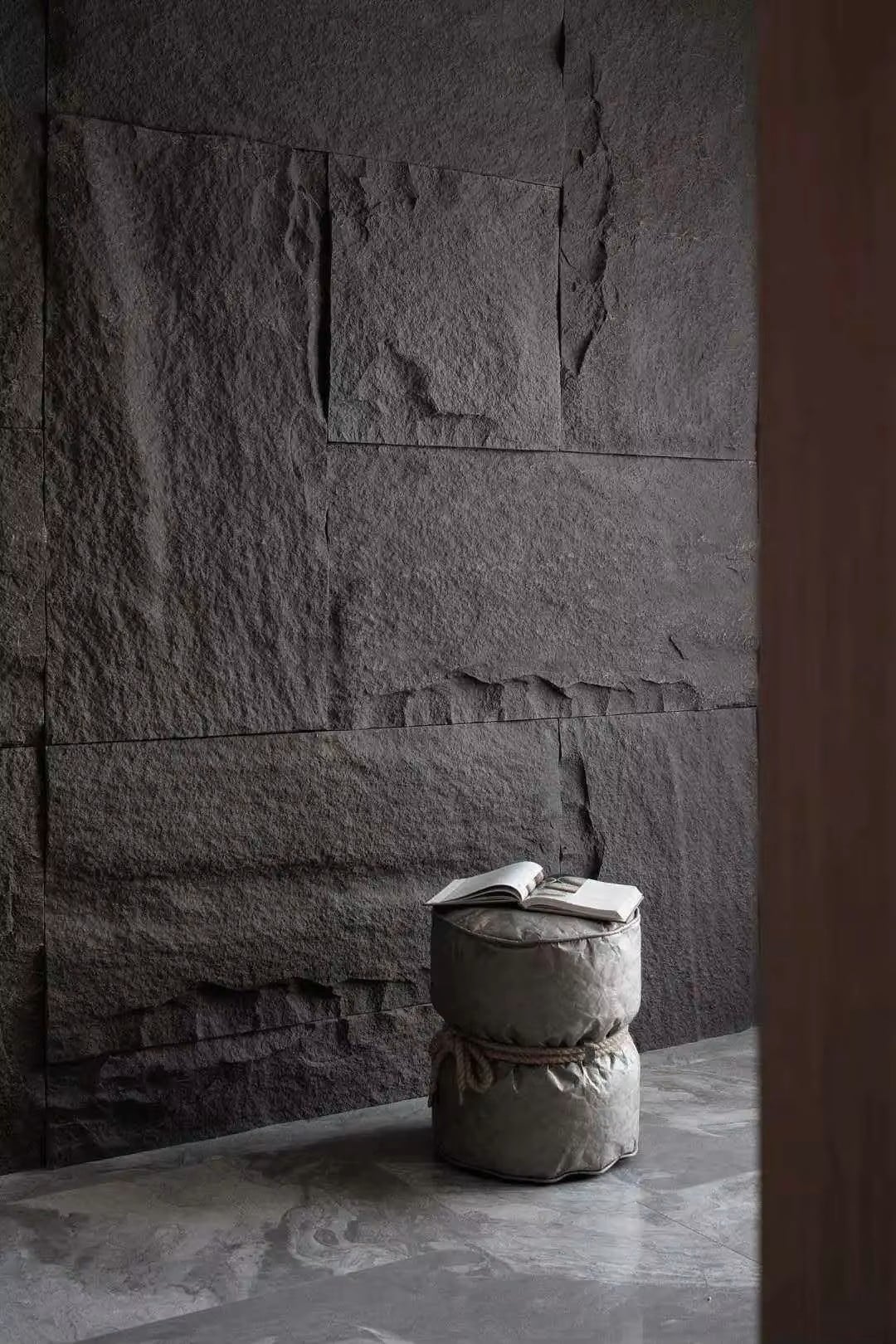 PU Stone: A Versatile Innovation in Modern Construction and Design