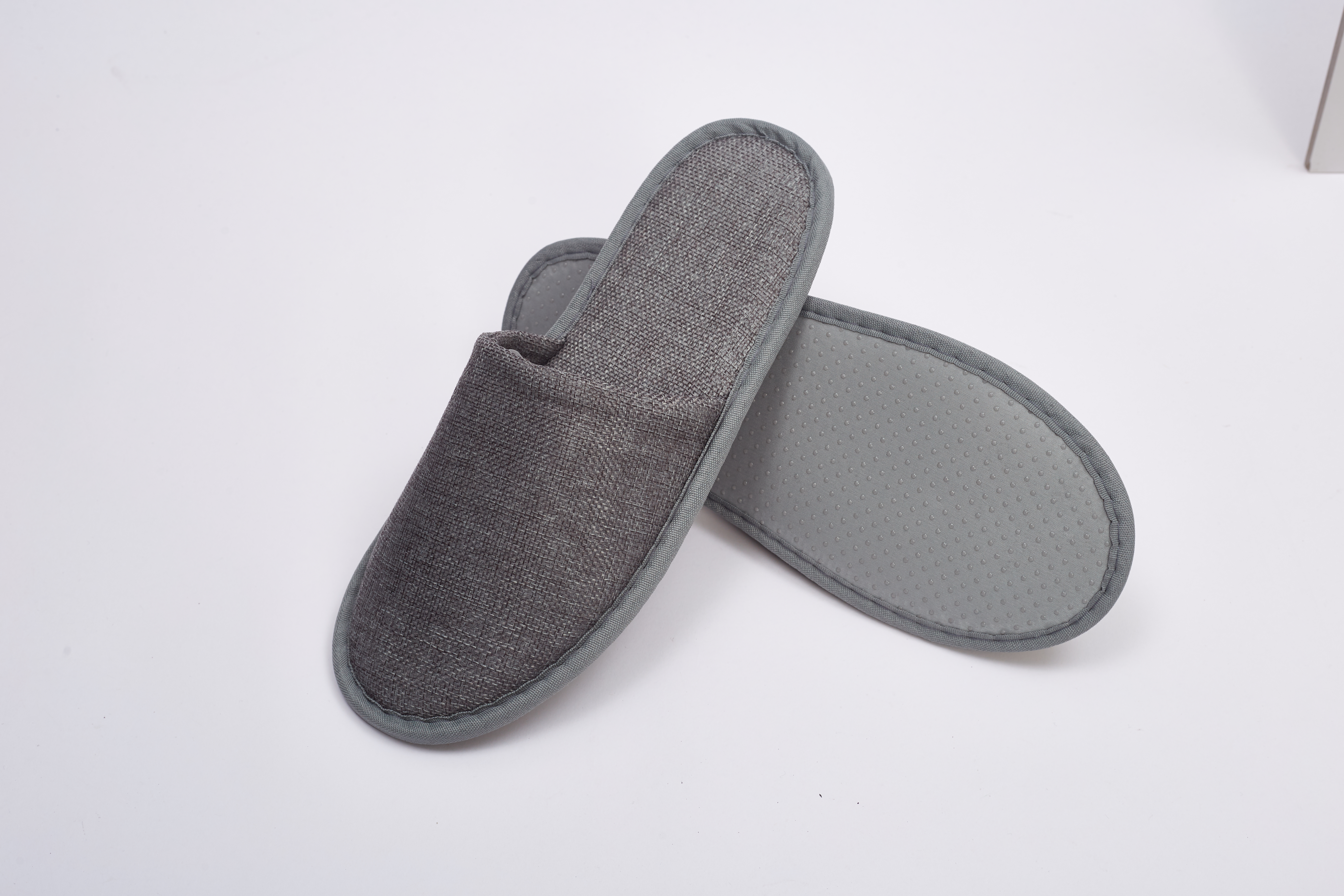 Hoe kiest u de juiste hotelslippers voor uw kamers?