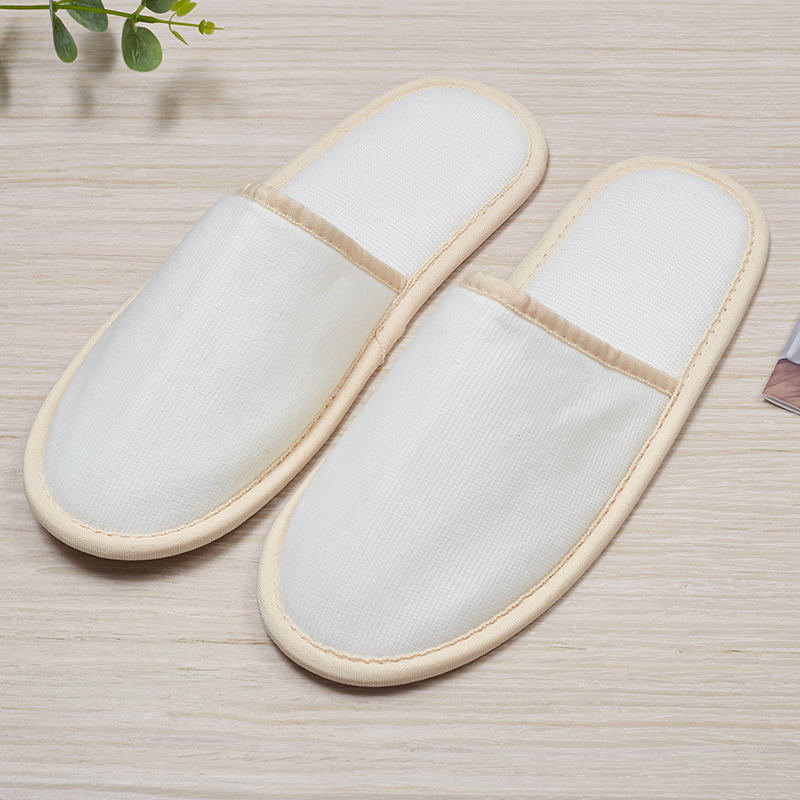 Hoe kiest u de beste materialen voor wegwerpslippers voor hotels?
