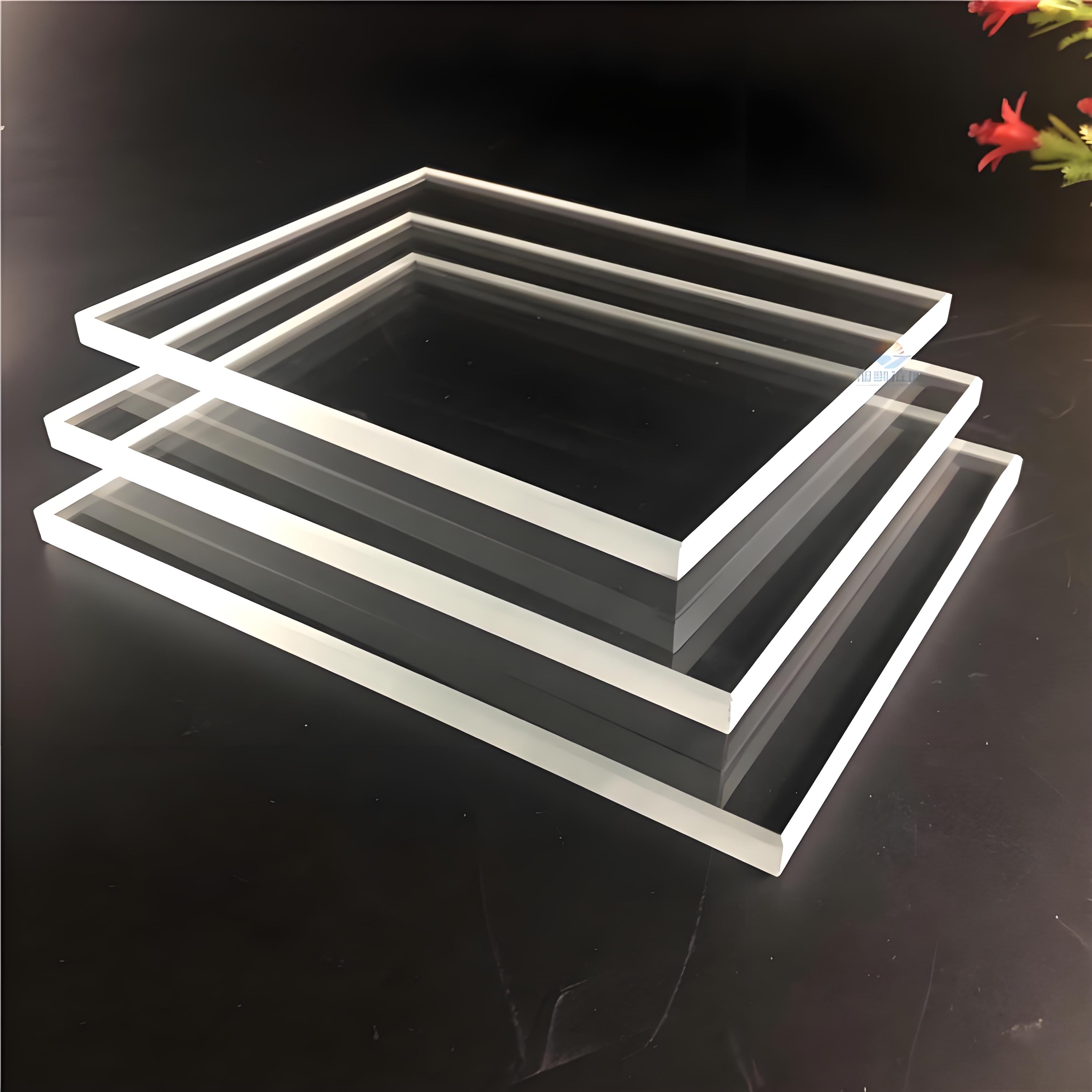How Do You Select Between Clear and Tinted Laminated Glass for UV Protection?