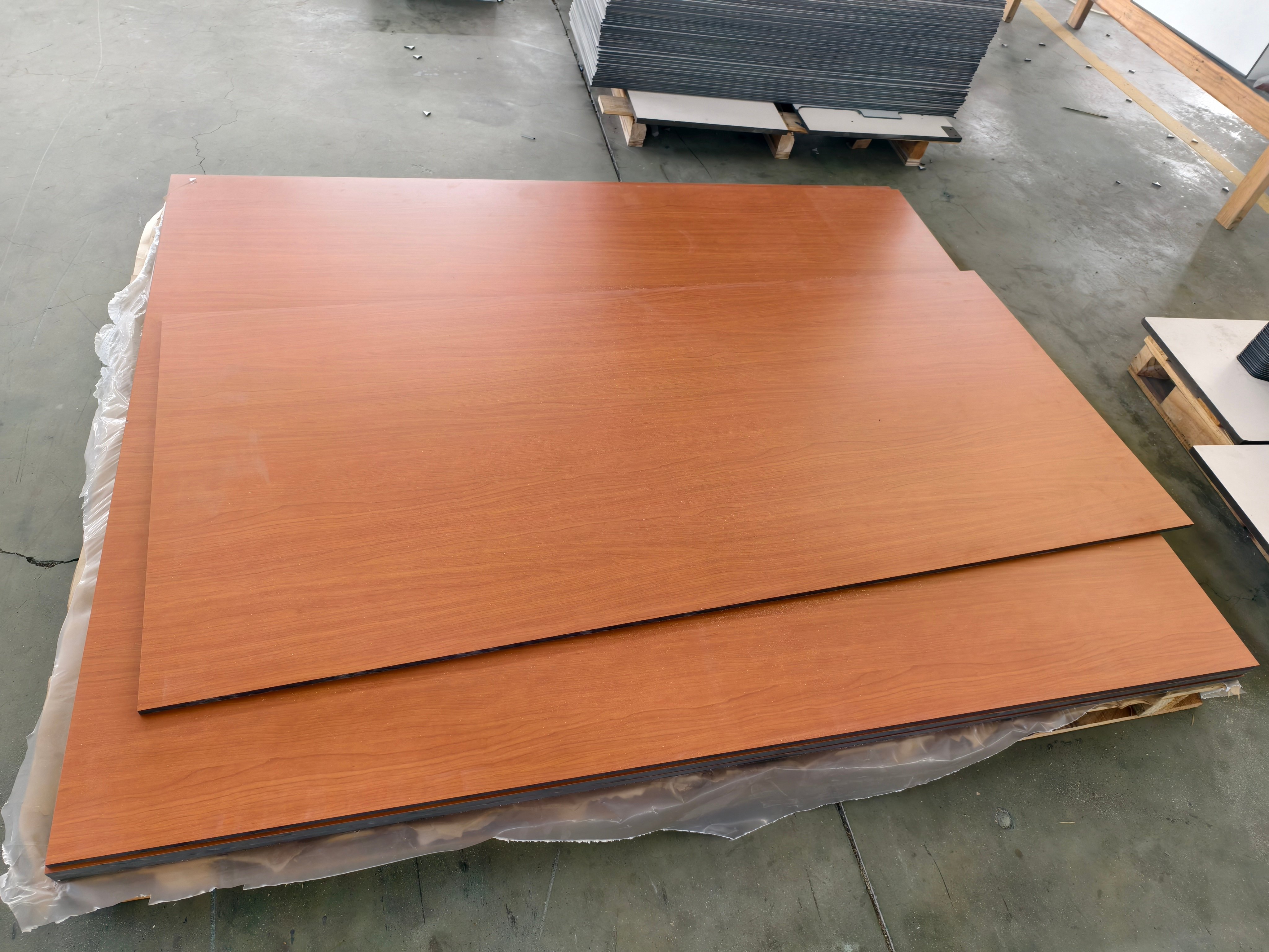 Bagaimana Papan Fenolik Dibandingkan dengan Panel Kayu Tradisional?