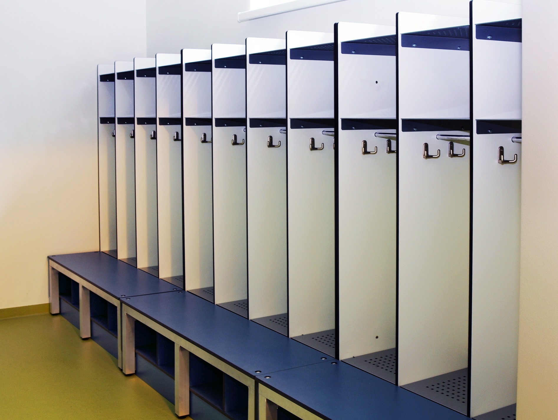 What Maintenance Steps Keep HPL Locker in Top Condition?