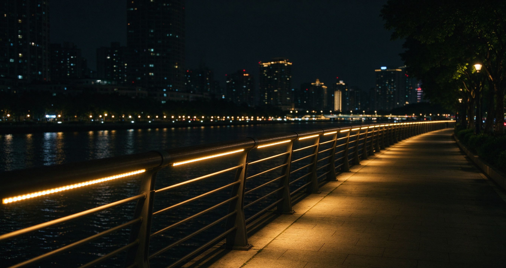 Machen Sie Ihre Brücke zum meistfotografierten Ort der Stadt mit LED-Leitplankenbeleuchtung