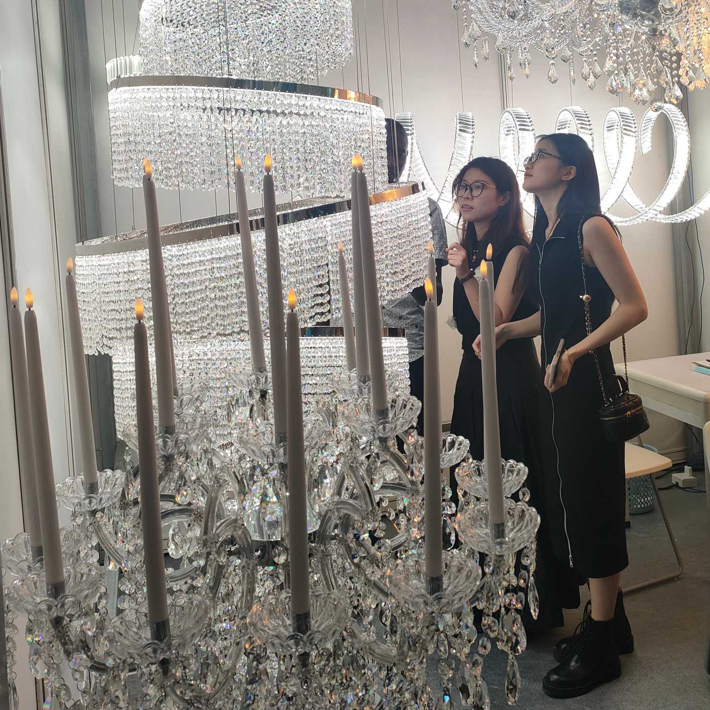 International Attention Focuses on BEAM Crystal Lamps, Exuding Unique Charm at the Exhibition