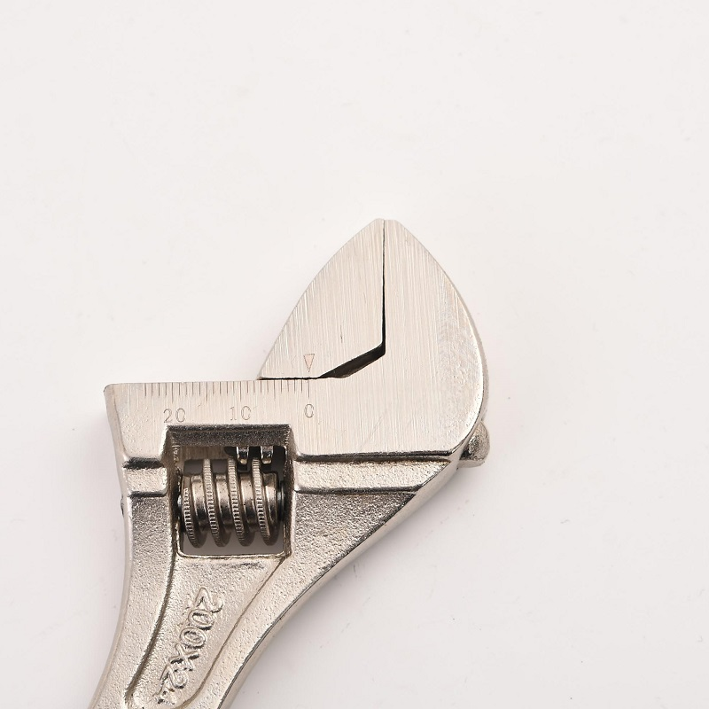 Wrench Buying Guide: Key Features for Industrial & Home Use
