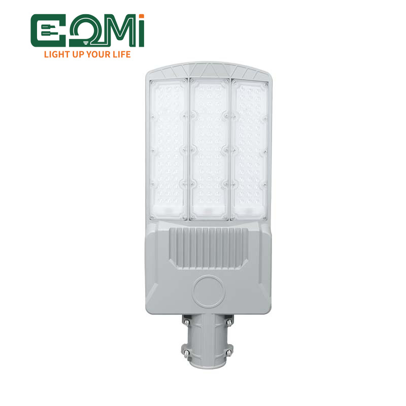 Split-type lens solar street light