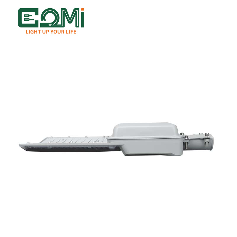 Split-type lens solar street light