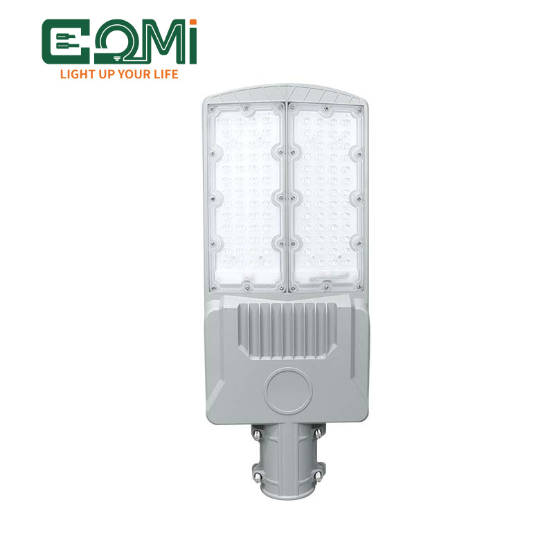 Split-type lens solar street light