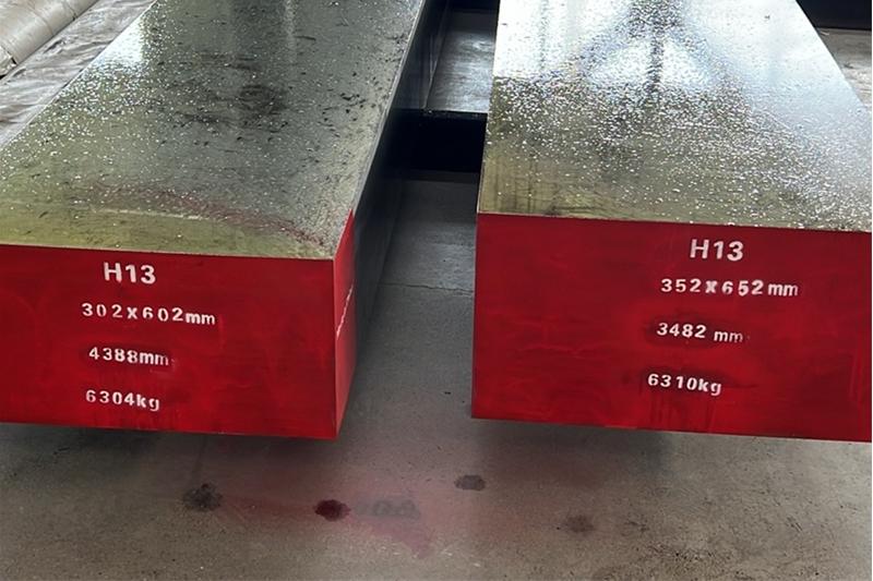 H13 tool steel mould undergoing thermal fatigue testing for aluminum die casting applications