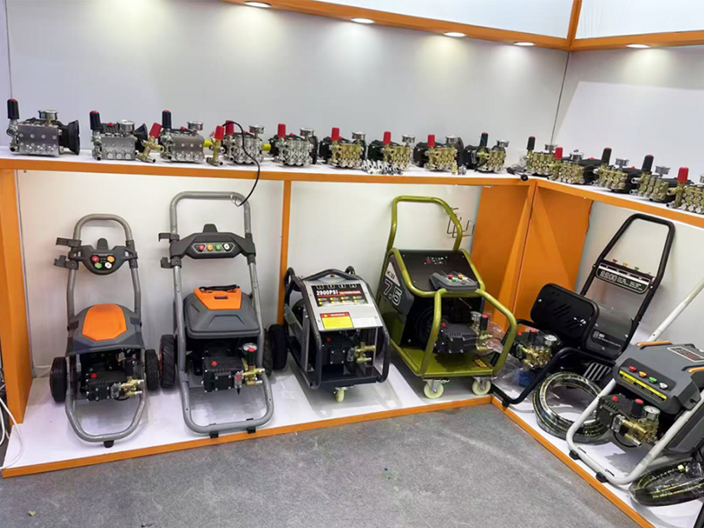 Fair Square(Dalian) International Trading Co.,Ltd Shines at 136th Canton Fair with Advanced Cleaning Solutions