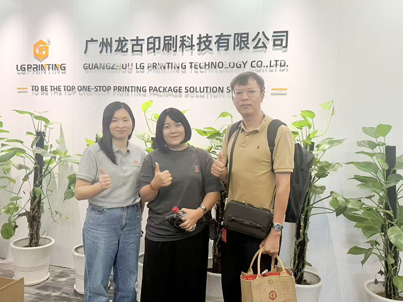 Global Delegation Visits LG Printing to Experience Advanced Product Verification System