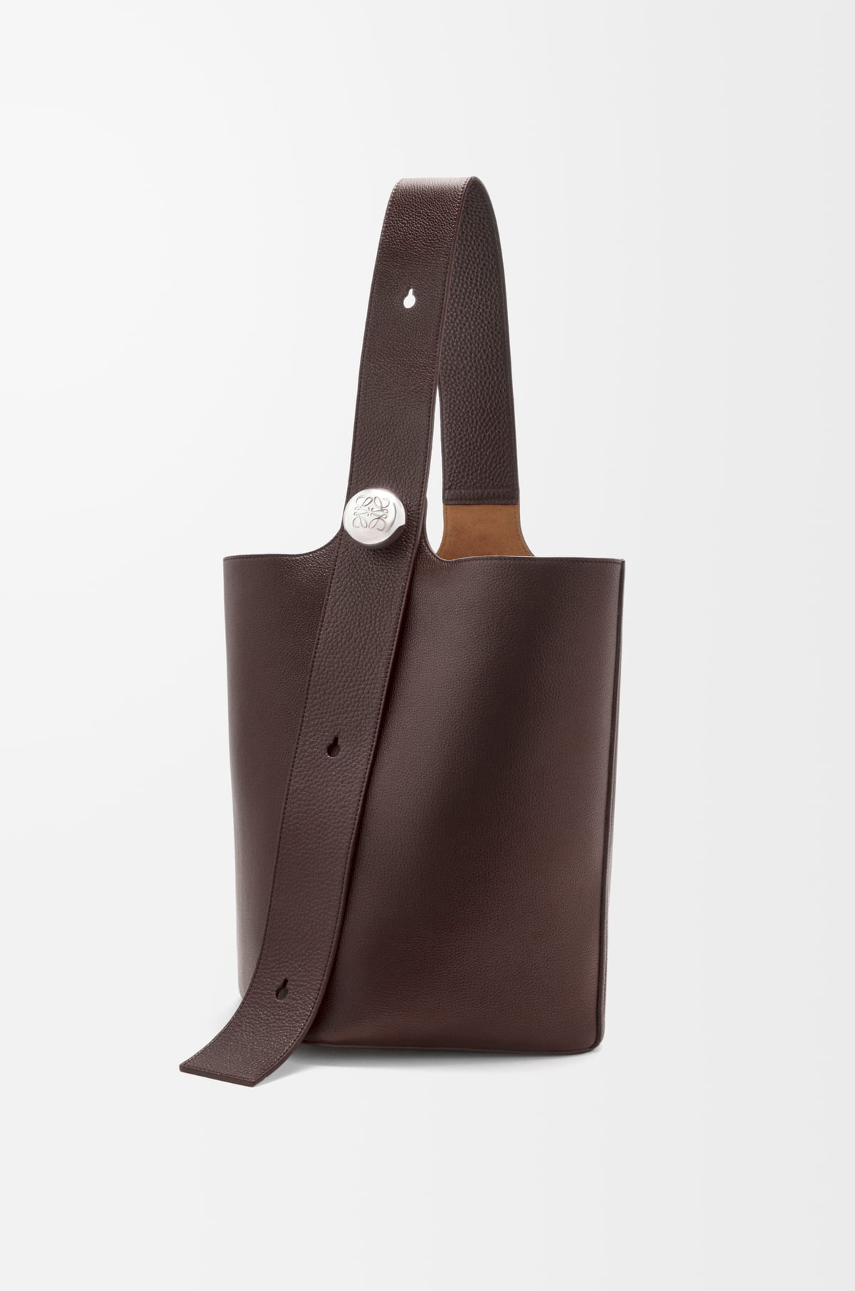 LOEWE Pebble Bucket.jpg