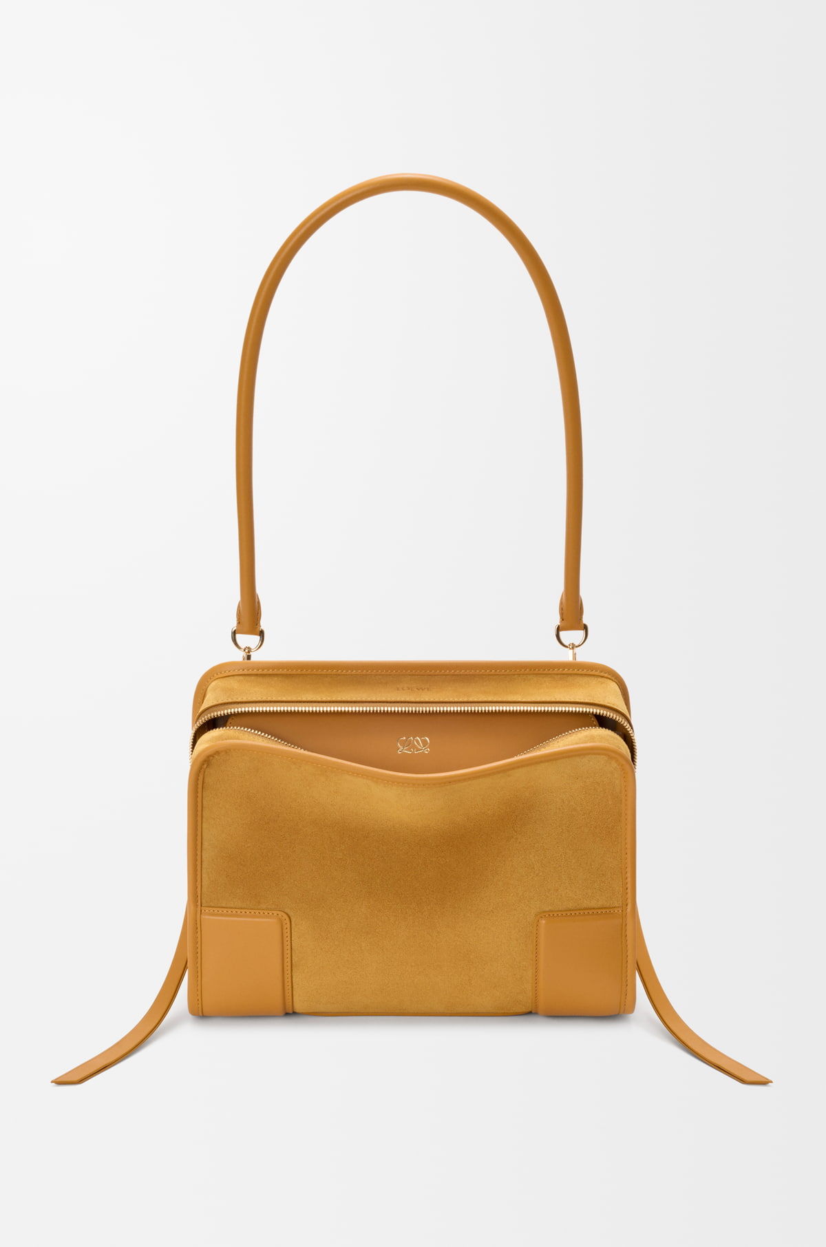 LOEWE Amazona 180.jpg