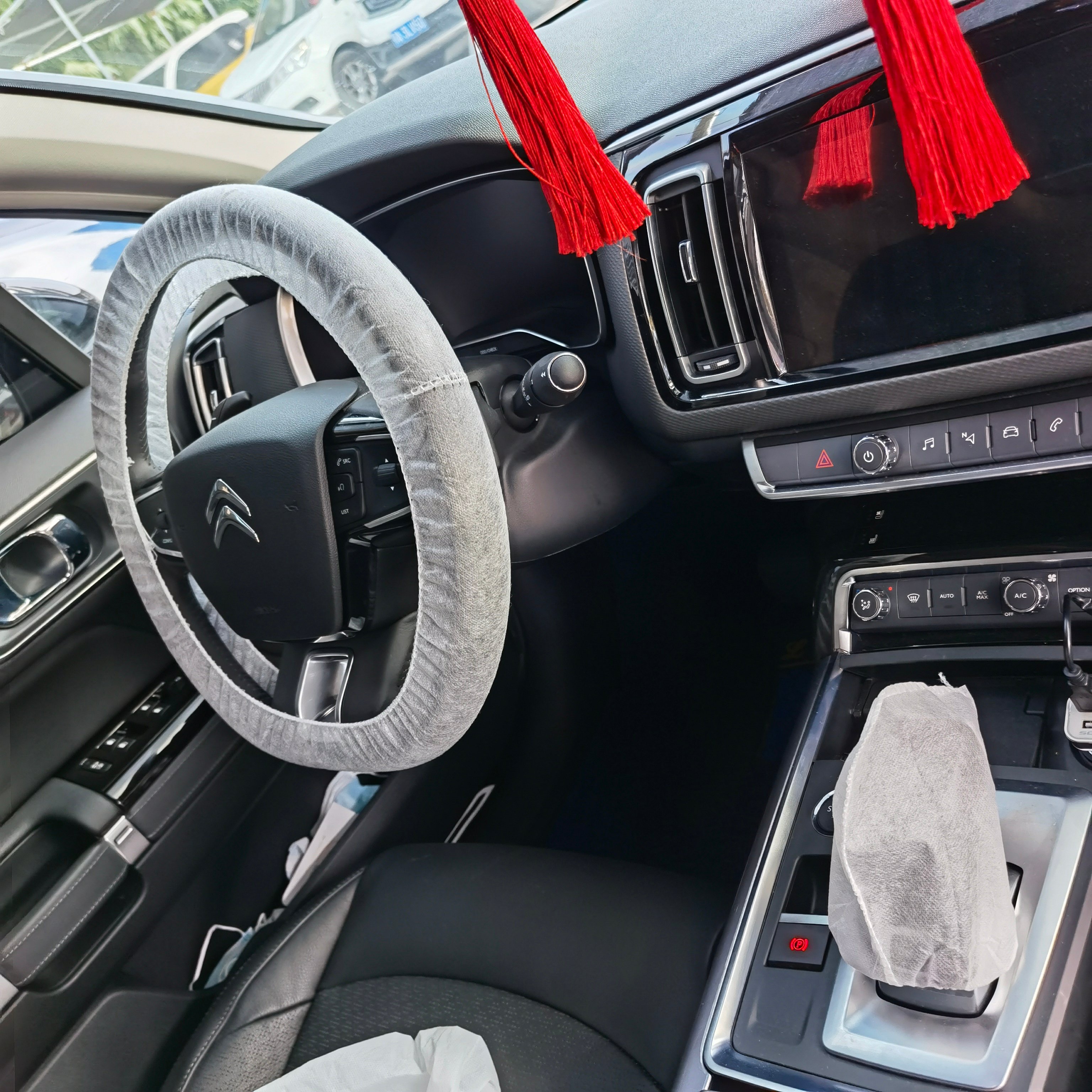 How to install disposable steering wheel cover easily?