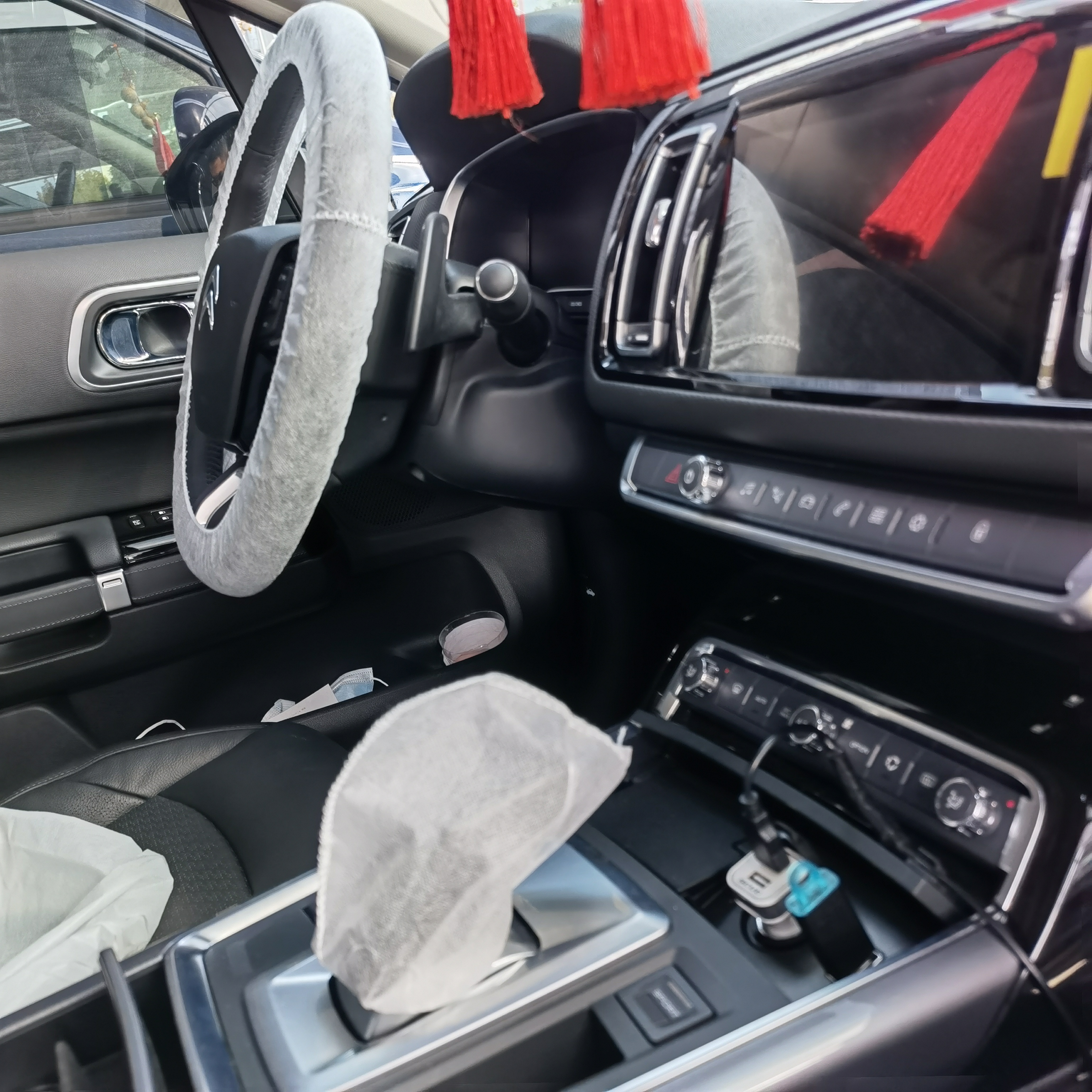 Premium Auto-Service -käyttökäsinevaihdevipäällinen parannettua hygieniaa varten