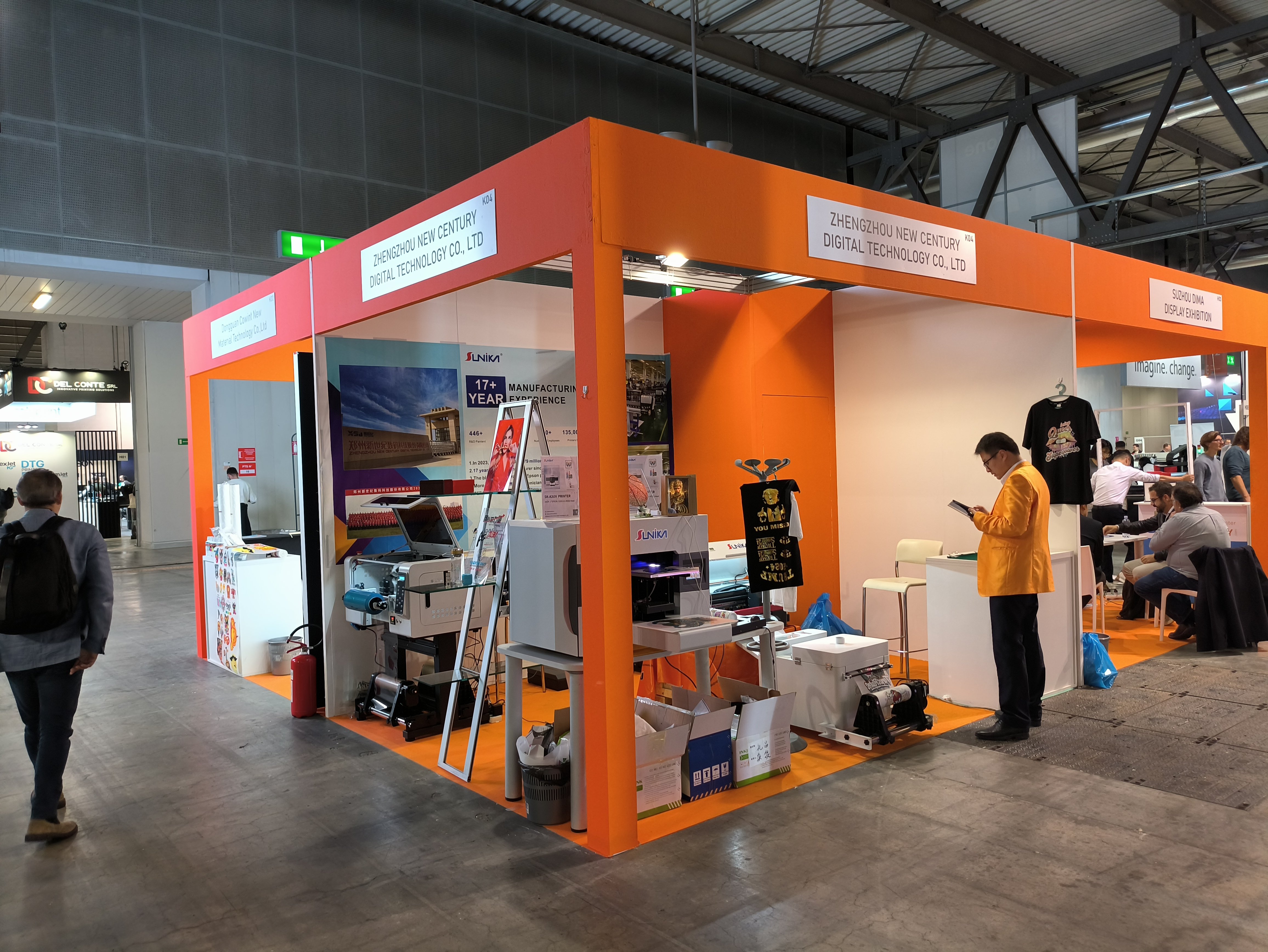 Sunika Showcases Flagship DTF and UV Printers at Viscom Italia 2024