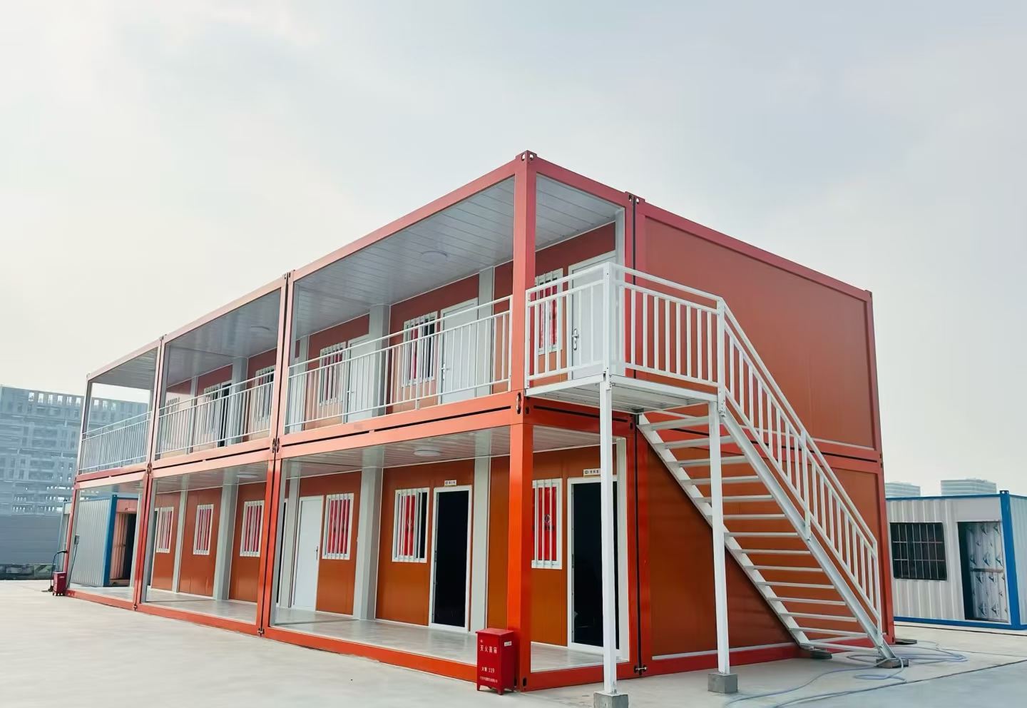 How to Insulate Modular Container Houses for Year-Round Construction Site Projects