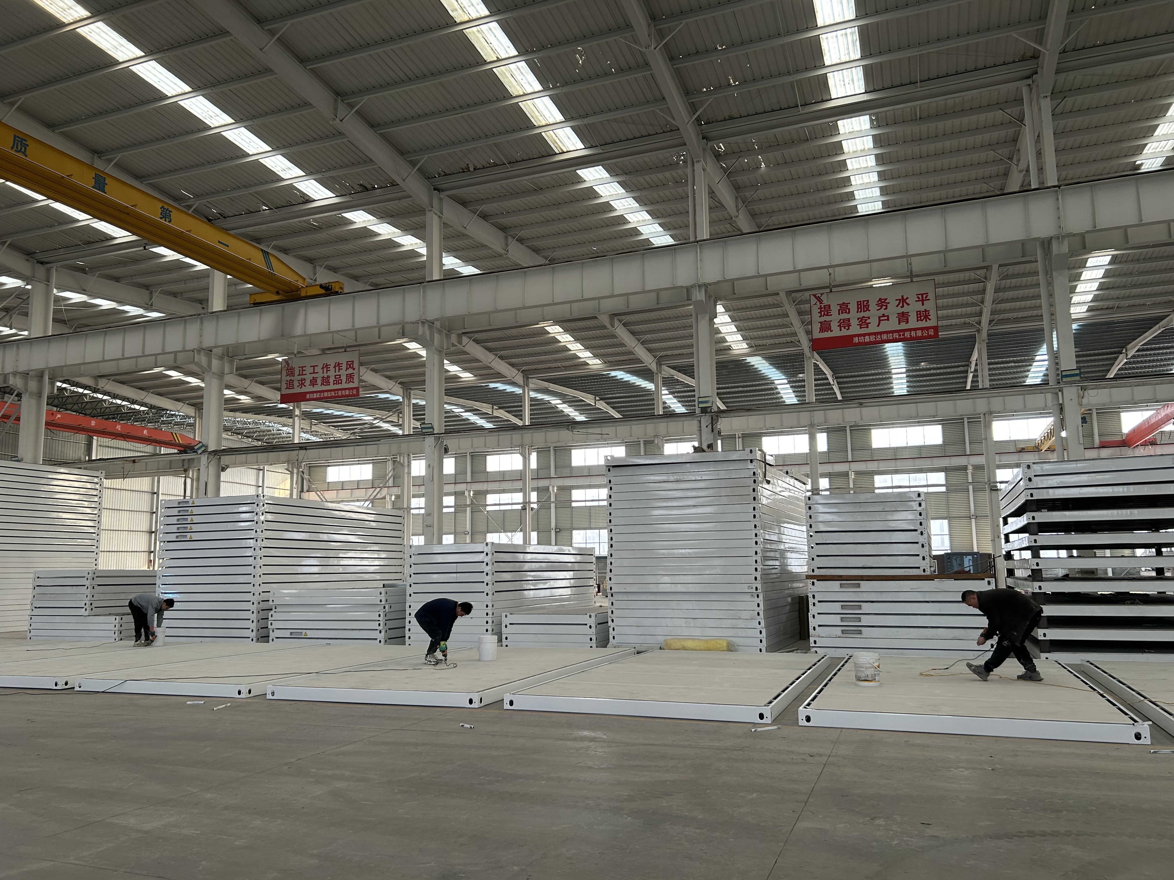 Overseas Clients Visit XINOUDA Factory – Discover Reliable Packaged Container House Manufacturing in China