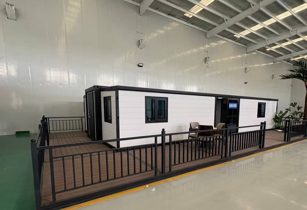 6 Units 40ft Double Wing Expandable Houses Delivered to Australia A Flexible Modular Housing Solution for Private Living