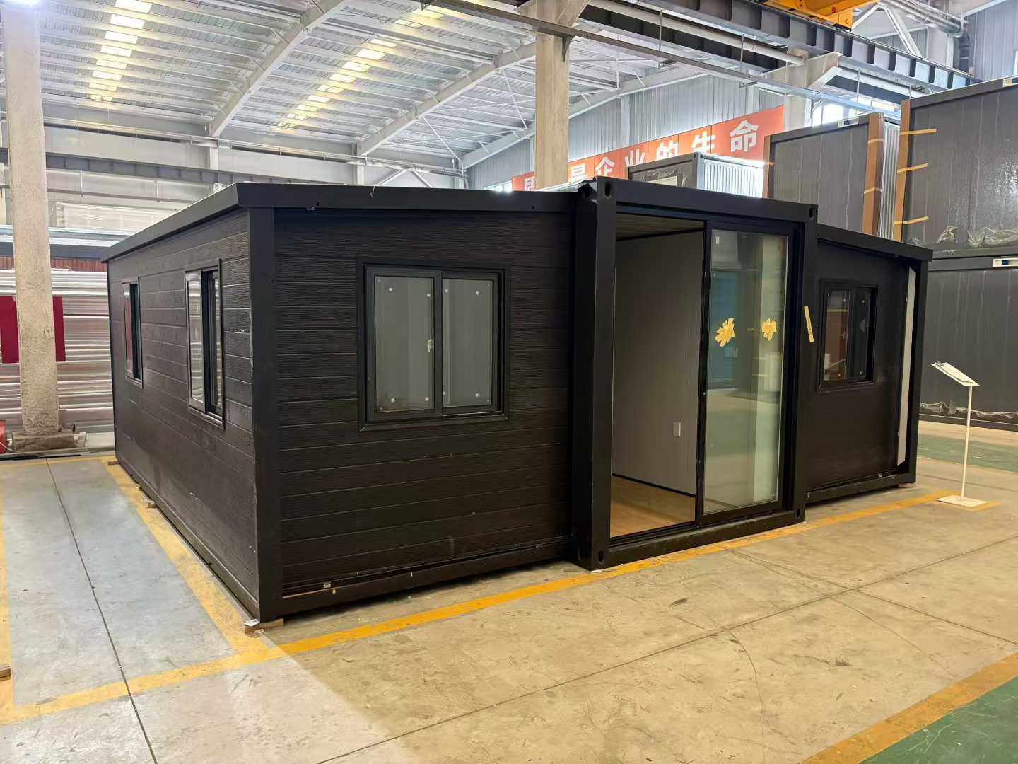 What Is a Double Wing Expandable Container House?