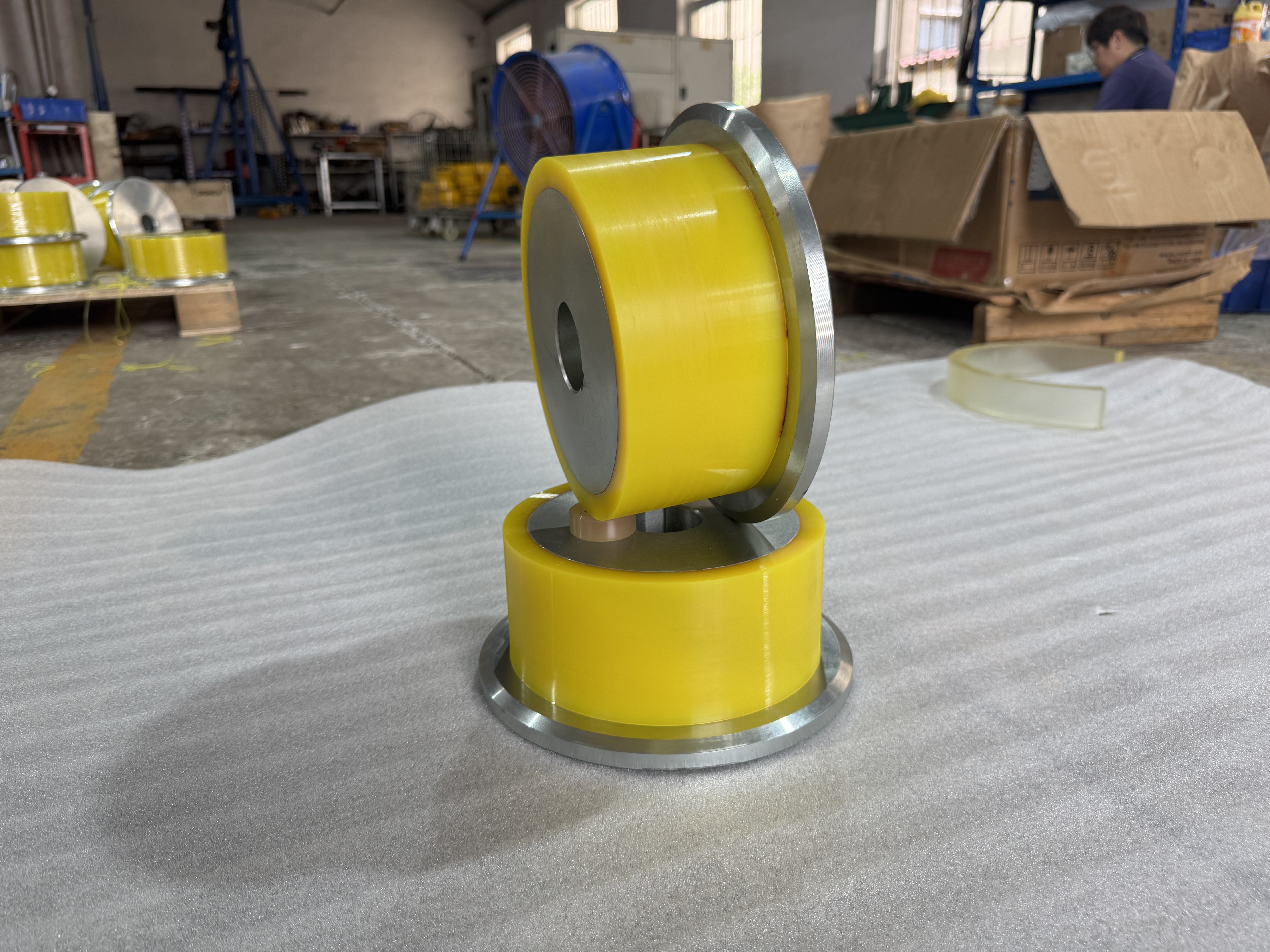 Why is a polyurethane cleaner scraper vital for conveyor system maintenance?