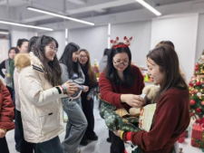 Joyful Gathering, Warm Companionship: Baichen Successfully Holds Christmas Celebration